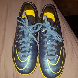 Nike Mercurial Indoor Soccer Shoes Boys 2.5